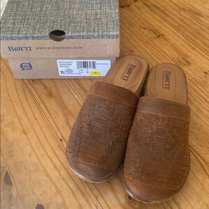 🎉 LIKE NEW‼️ BORN GENUINE LEATHER MULES‼️